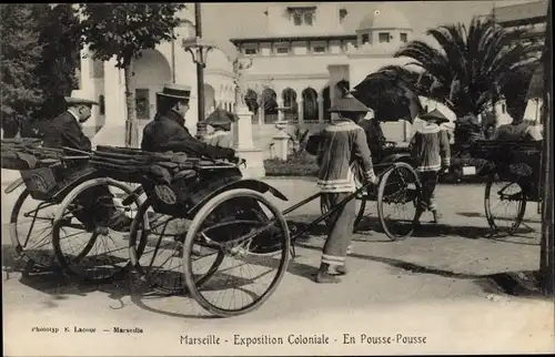 Ak Marseille Bouches du Rhône, Exposition Coloniale, En Pousse Pousse