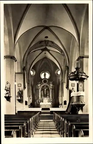 Ak Meschede im Sauerland, Kath. Stadtpfarrkirche St. Walburga, Blick zum Altar