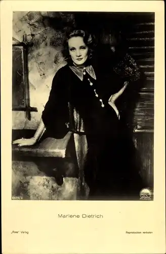Ak Schauspielerin Marlene Dietrich, Portrait