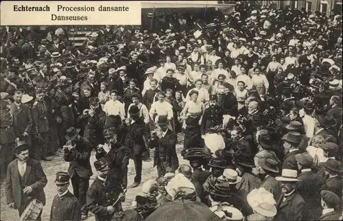 Ak Echternach Luxemburg, Procession dansante, danseuses