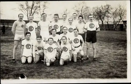 Foto Ak Sportler in Sportkleidung, Trainingsbild 1915, Gruppenaufnahme, Sportverein