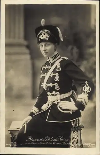 Ak Prinzessin Victoria Luise von Preußen, Portrait in Husarenuniform, Totenkopfhusar