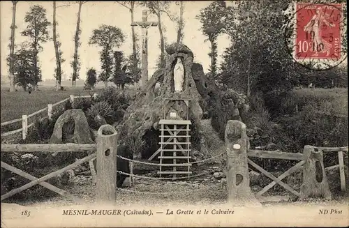 Ak Le Mesnil Mauger Calvados, la grotte et le calvaire
