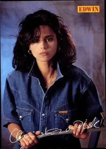 Ak Schauspielerin Christina Plate, Portrait, Jeanshemd, aufgedrucktes Autogramm