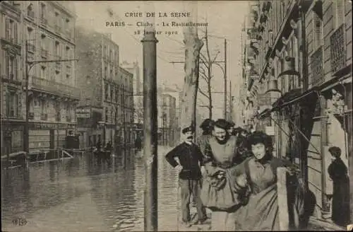 Ak Clichy Hauts de Seine, Le Revitaillement, Crue de la Seine, Hochwasser 1910