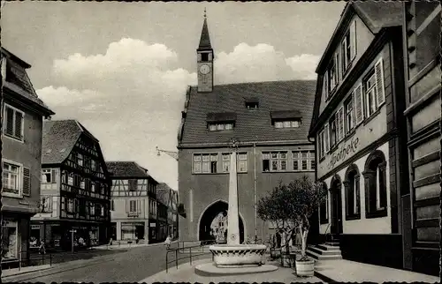 Ak Lahr im Schwarzwald Baden, am alten Rathaus, Apotheke