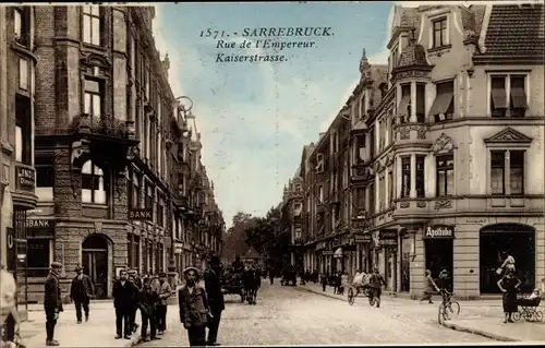 Ak Saarbrücken im Saarland, Kaiserstraße, Bank, Apotheke