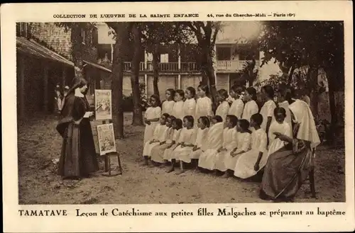 Ak Tamatave Toamasina Madagaskar, Lecon de Catéchisme aux petites filles Malgaches