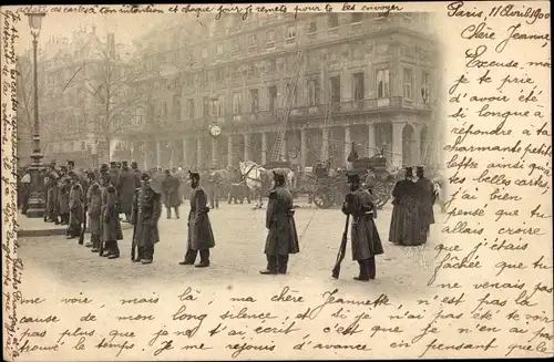 Ak Paris VI., Theatre Francais, Brand 1900, Feuerwehr, Polizisten