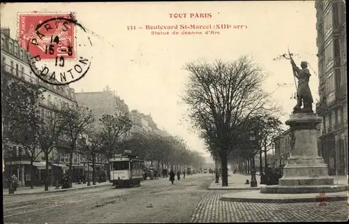 Ak Paris XIII Gobelins, Boulevard St. Marcel, Statue de Jeanne d'Arc, tramway