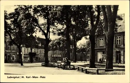 Ak Ludwigslust in Mecklenburg, Karl-Marx-Platz