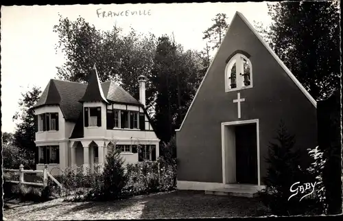 Ak Franceville Calvados, Chapelle et le Presbytère