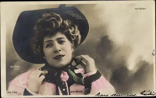 Ak Opernsängerin Jeanne Granier, Portrait mit Hut, Variétés