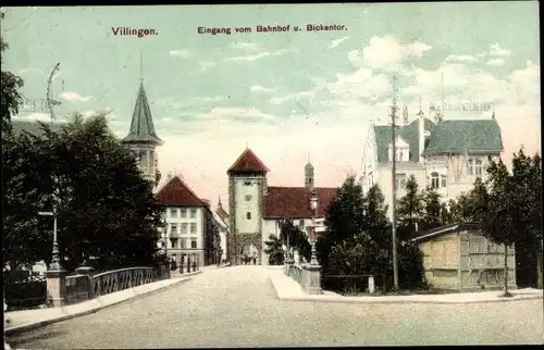 Ak Villingen Schwenningen im Schwarzwald, Eingang vom Bahnhof und Bickentor