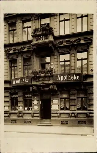 Foto Ak Apotheke, Geschäftsräume in einem Wohnhaus, Eingang