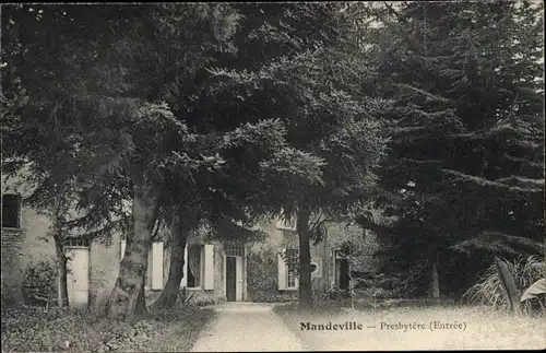 Ak Mondeville Eure, Entrée du Presbytère