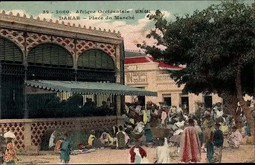Ak Dakar Senegal, Place du marché, Blick auf den Marktplatz, Passanten