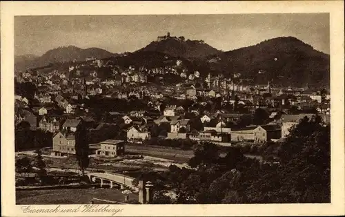 Ak Lutherstadt Eisenach in Thüringen, Blick über die Stadt zur Wartburg