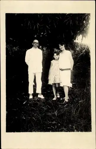 Foto Ak Martinique, Familienbild, Bäume
