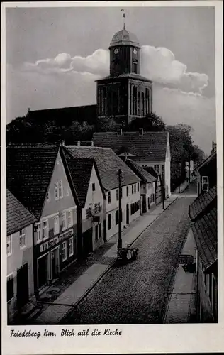 Ak Strzelce Krajenskie Friedeberg in der Neumark Ostbrandenburg, Blick zur Kirche