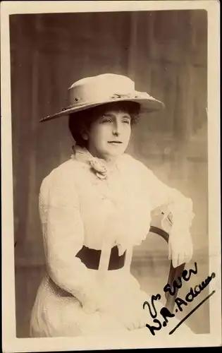 Foto Ak Portrait einer Frau mit Hut, W. R. Adams