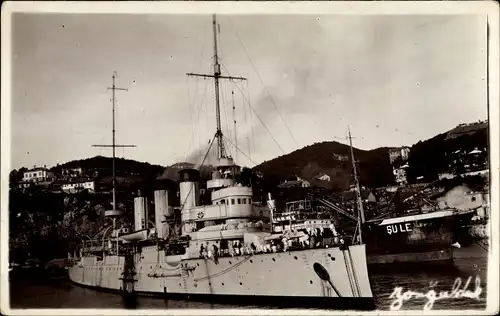 Foto Ak Dampfschiff in einem Hafen, Dampfer