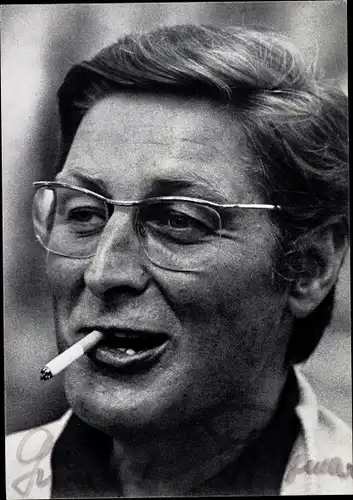 Ak Schauspieler Günter Pfitzmann, Portrait mit Zigarette, Autogramm