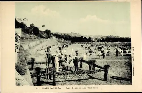 Ak Fianarantsoa Madagaskar, champ de courses, tribunes