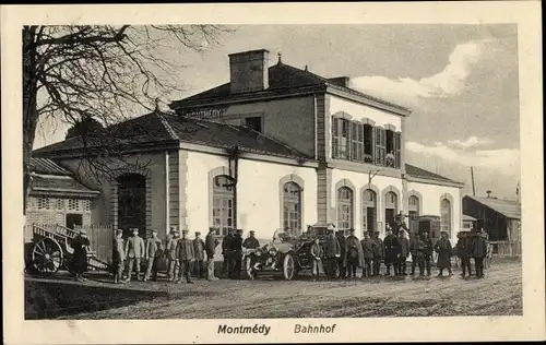 Ak Montmédy Lothringen Meuse, Bahnhof, Straßenansicht