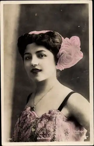 Ak Schauspielerin Barnhieri, Portrait