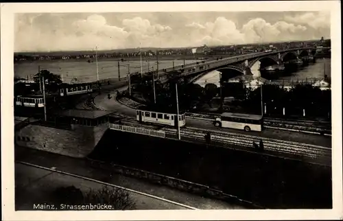 Ak Mainz in Rheinland Pfalz, Straßenbrücke, Straßenbahnen, Autobus