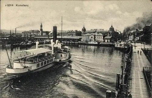 Ak Konstanz am Bodensee, Seebrücke, einfahrender Dampfer