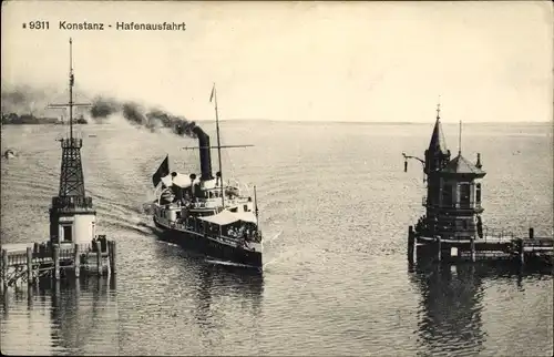 Ak Konstanz am Bodensee, Hafen, Leuchtturm, einfahrender Dampfer
