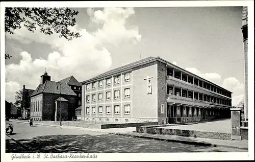 Ak Gladbeck im Ruhrgebiet Westfalen, St. Barbara Krankenhaus, Straße