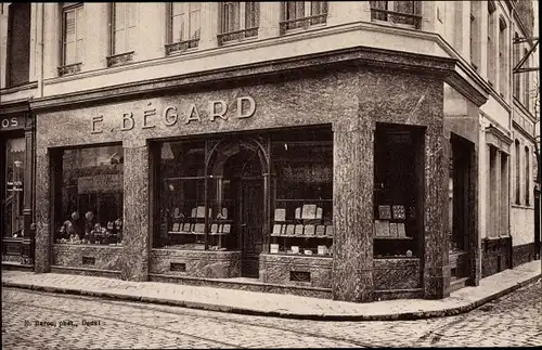 Foto Ak Frankreich, Straßenpartie mit Handlung, Schaufenster