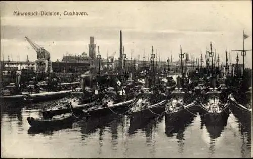 Ak Nordseebad Cuxhaven, Minensuch Division, deutsche Kriegsschiffe im Hafen, Kaiserliche Marine