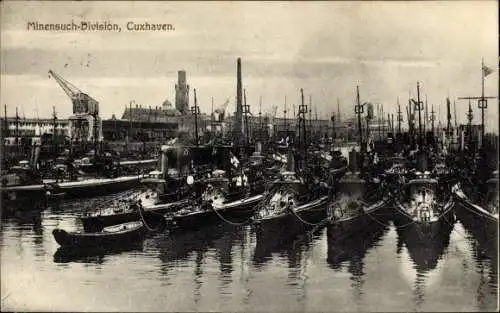 Ak Nordseebad Cuxhaven, Minensuch Division, deutsche Kriegsschiffe im Hafen, Kaiserliche Marine
