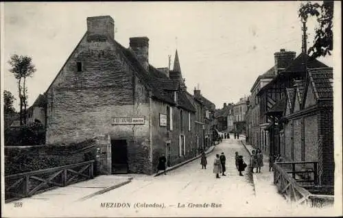 Ak Mézidon Calvados, La Grande Rue