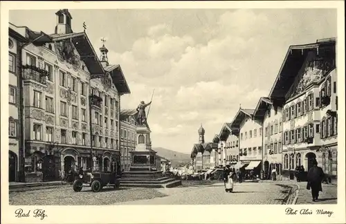 Ak Bad Tölz im Isartal Oberbayern, Straßenpartie, Denkmal