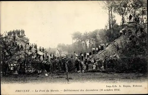 Ak Frevent Pas de Calais, Le Pont du Morais, Deblaiement des decombres 1914