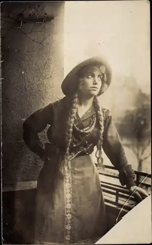 Foto Ak Portrait einer Frau als Indianerin