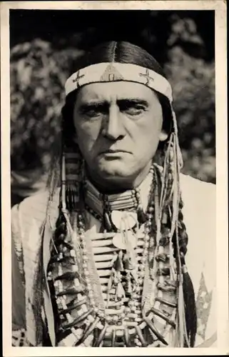 Foto Ak Portrait von einem Mann als Indianer