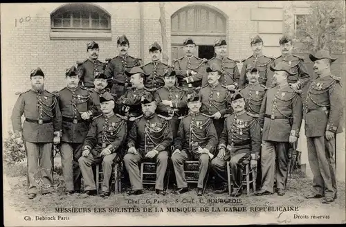 Ak Messieurs les Solistes de la Musique de la Garde Republicaine, Portrait en groupe