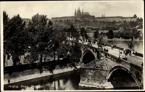 Ak Praha Prag Tschechien, Karlsbrücke, Hradschin