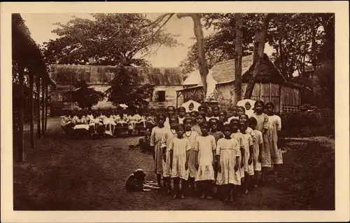 Ak Madagaskar, Orphelines Malgaches chez les Soeurs de Saint Vincent de Paul, Waisenhaus, Missionare