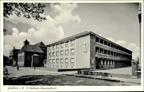 Ak Gladbeck im Ruhrgebiet Westfalen, St. Barbara Krankenhaus, Straße