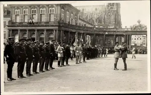 Foto Ak Nancy Meurthe et Moselle, Französische Soldaten, Auszeichnung, Appell