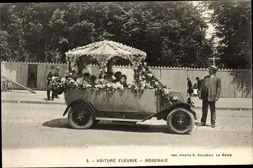 Ak Voiture Fleurie, Roseraie, mit Blumen geschmücktes Automobil