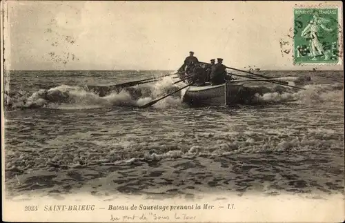 Ak Saint Brieuc Côtes d'Armor, Bateau de Sauvetage prenant la Mer