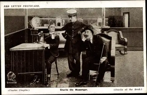 Ak Schauspieler Charlie Chaplin, Charlie at the Bank, Charlie the Messenger, Telefon